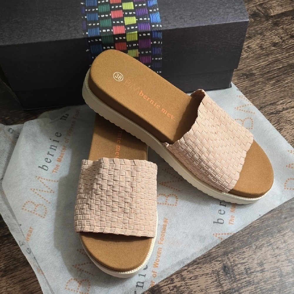 BERNIE MEV Women's Woven Slide Sandals in‎ Blush Pink Sz 38 / 7